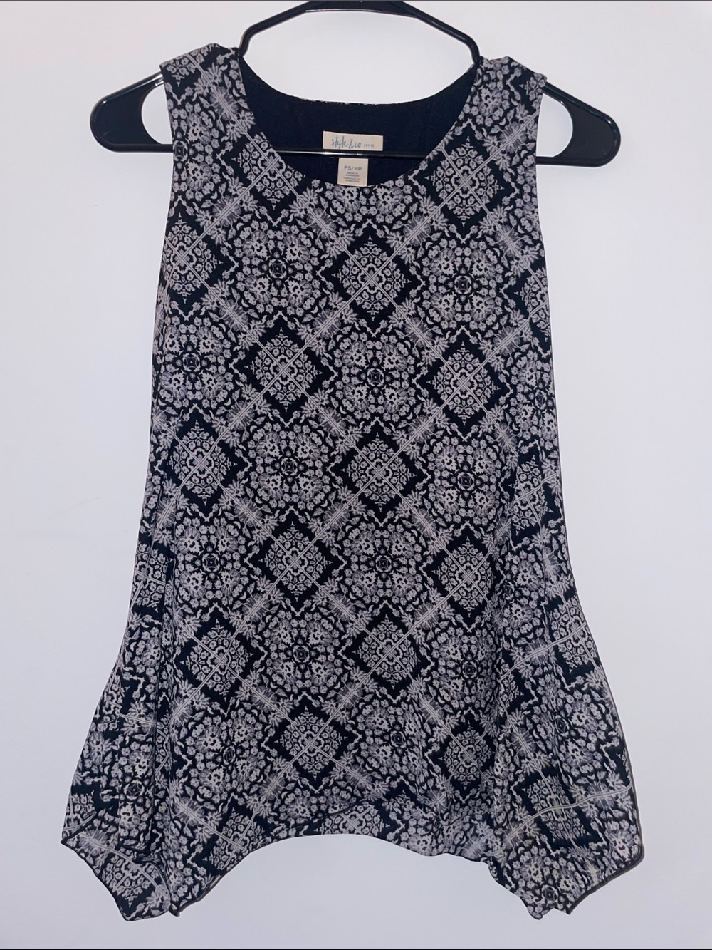 Black and White Patterned Swing Tank
